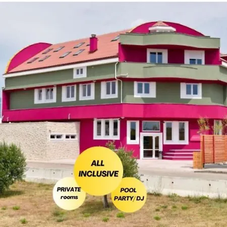 Hostel Zrce All Inclusive- All You Can Drink And Eat! (Adults Only)-3